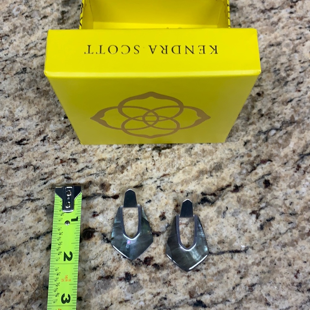 Kendra Scott Mother of Pearl Black Earrings in Silver